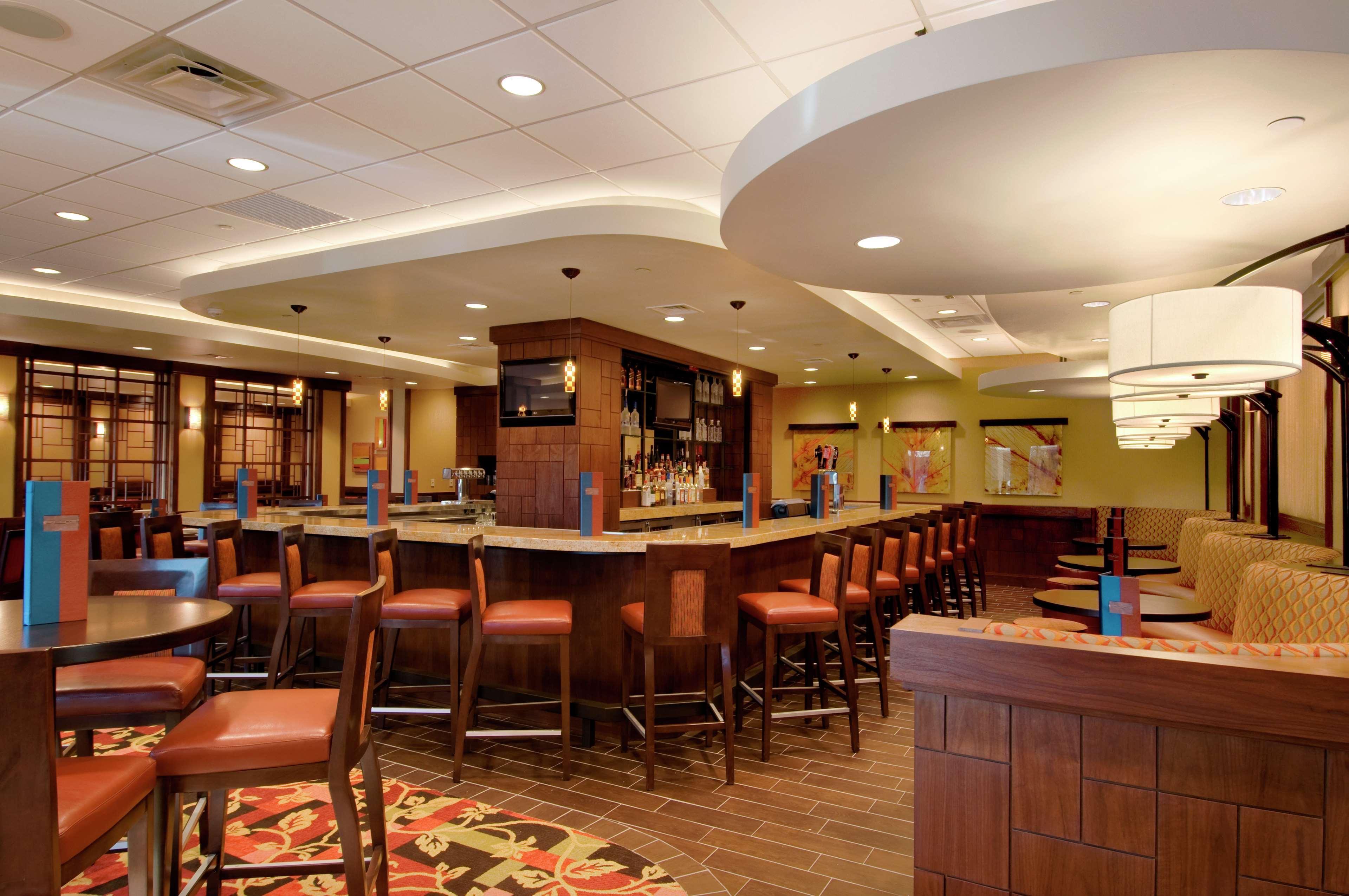 מלון מלוויל Hilton Long Island/Huntington מסעדה תמונה