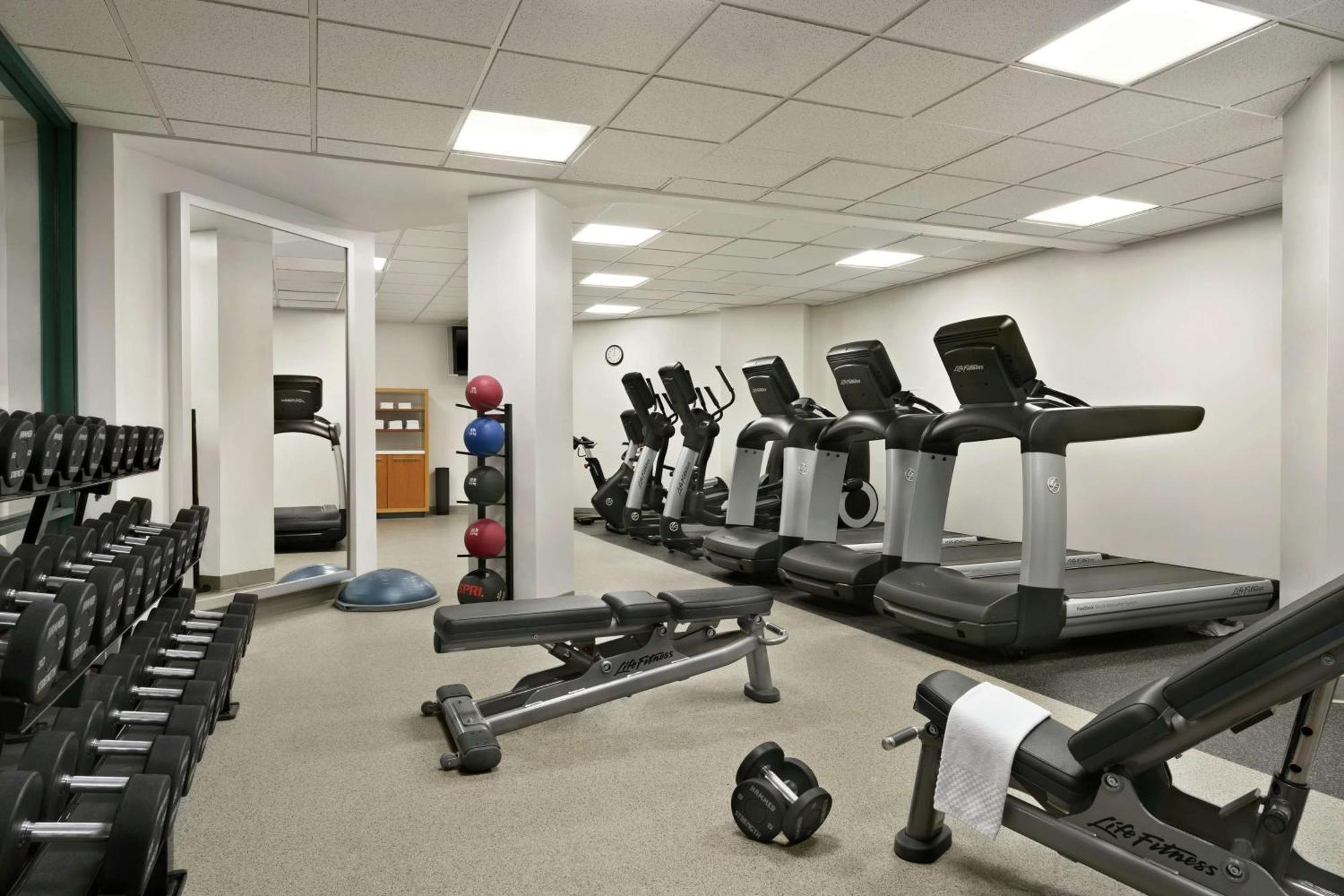 מלון מלוויל Hilton Long Island/Huntington מראה חיצוני תמונה