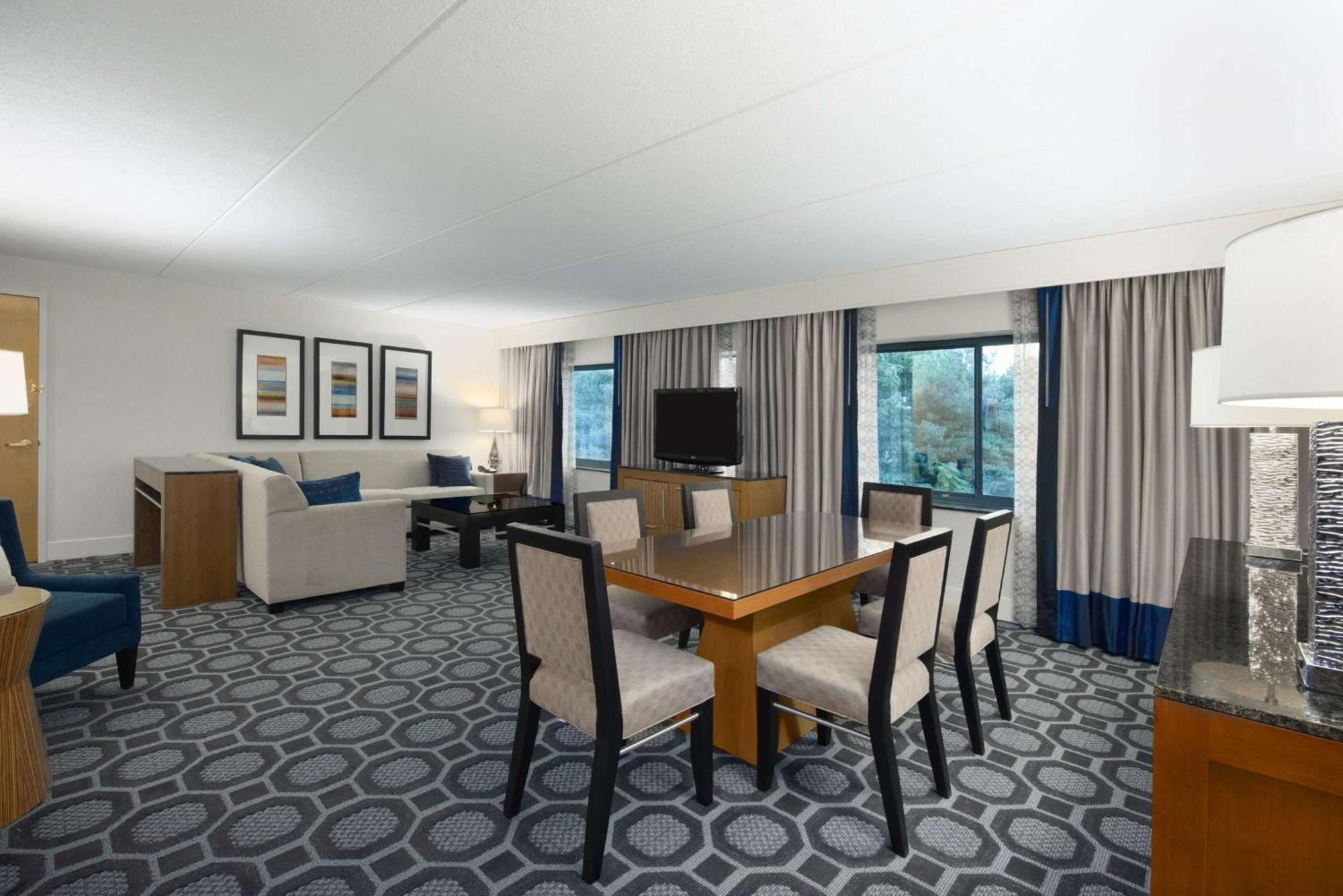 מלון מלוויל Hilton Long Island/Huntington מראה חיצוני תמונה