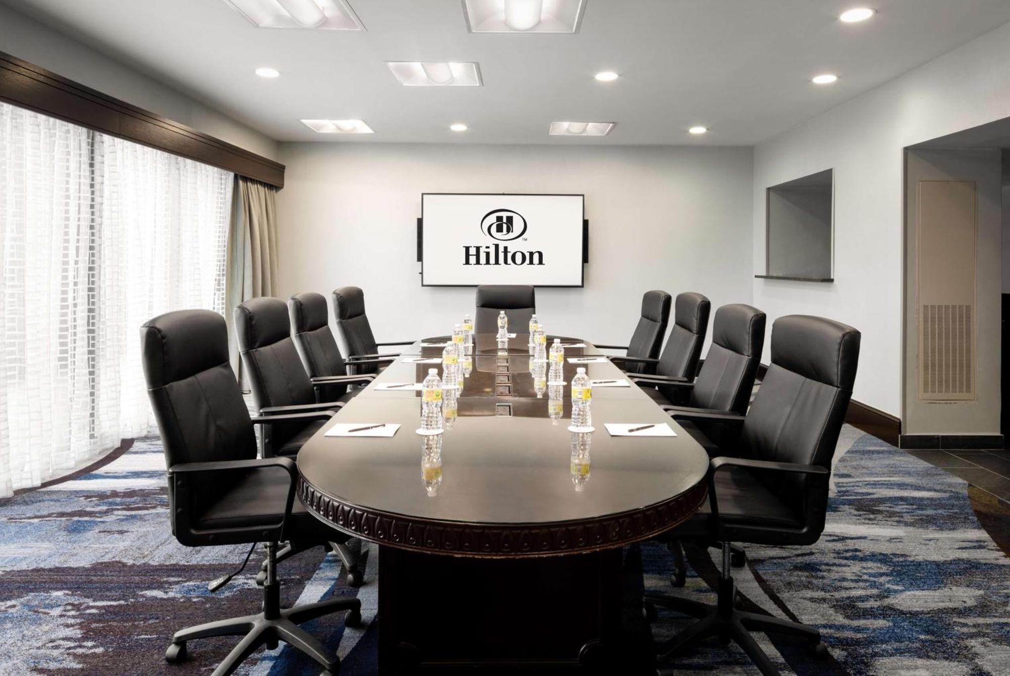 מלון מלוויל Hilton Long Island/Huntington מראה חיצוני תמונה